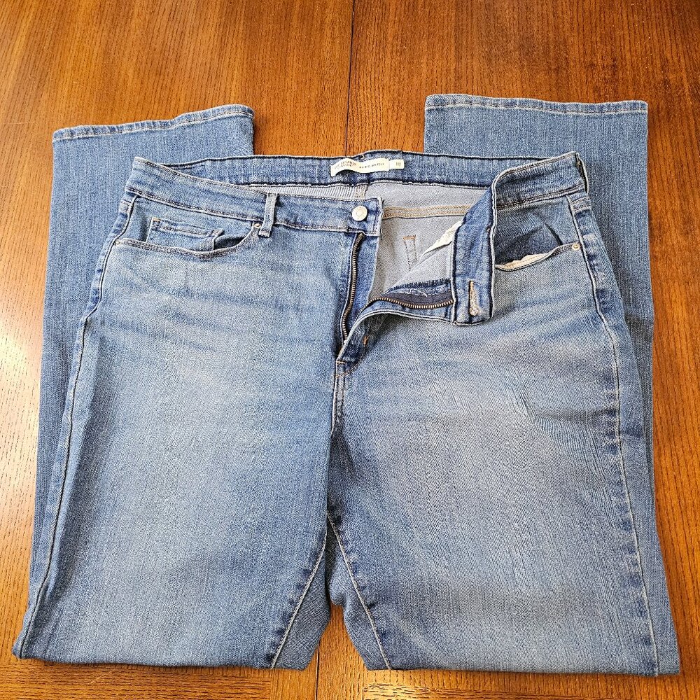 Levi Strauss, Woman's Mid Rise, Bootcut, Size 18, Light Blue Denim Jeans